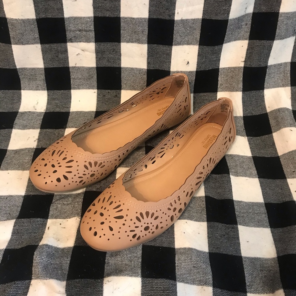 Mossimo cream flats